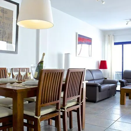 Casa de Férias Playa Blanca Sleeps 6 Pool Wifi *